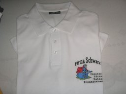 polo-mit-firmenlogo