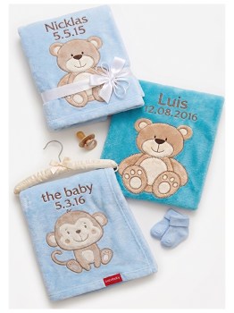 Babydecken in hellblau mit Affe, Teddy und Hund. Besticke Babydecke mit Name und Geburtsdatum kuschlig weich, ein tolles Geschenk 76x102cm.
