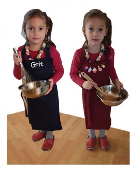 Kinderschürze mit Namen bestickt 6 Jahre