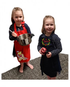 Kinderschürze mit Namen bestickt 5 Jahre