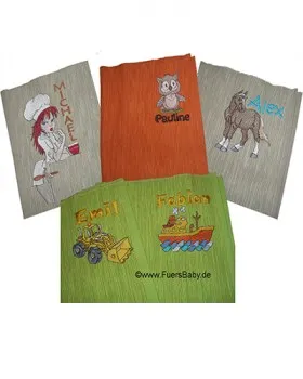 personalisierte Tischsets aus  Ripp Stoff bestickt mit einem passenden Motiv und dem Namen fuer Gross und Klein