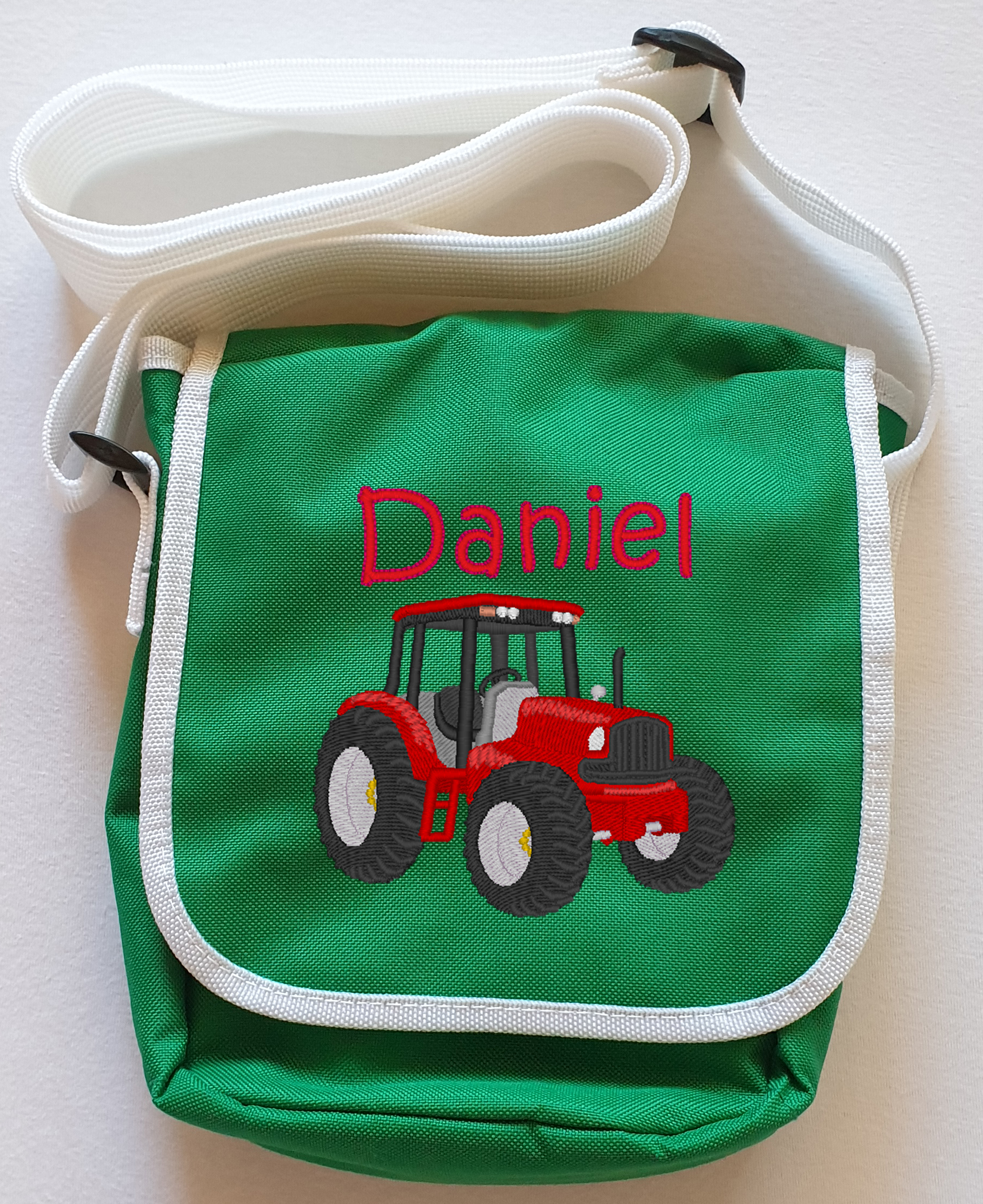Kindergartentasche-gruen mit Traktor und Name