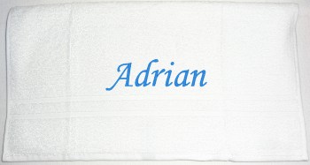 Handtuch in weiß mit Name bestickt