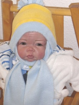 Schal und Babymütze hellblau-gelb mit Name
