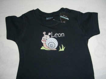 Baby Shirt schwarz mit Schnecke und Name
