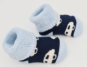 Babysöckchen von Sterntaler in hellblau, dunkelblau, beige mit Auto seitlich