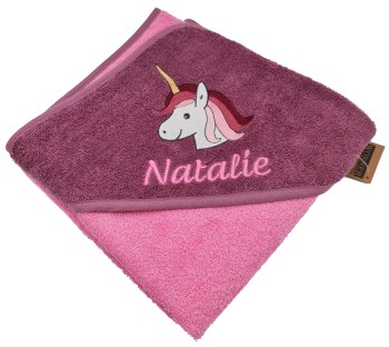 Badetuch in pink mit Einhorn und Name bestickt