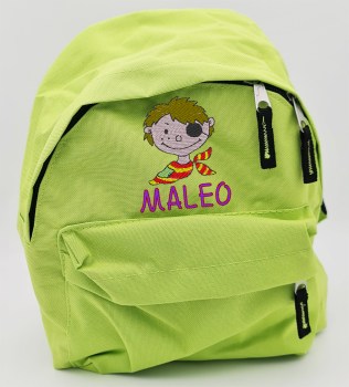 Rucksack apfelgrün mit Brustgurt mit Name und Pirat bestickt