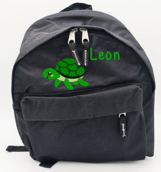 Kinderrucksack schwarz bestickt mit einer Schildkröte und dem Namen