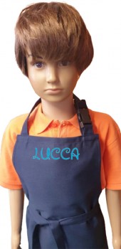 dunkelblaue Kinderschürze mit Name bestickt