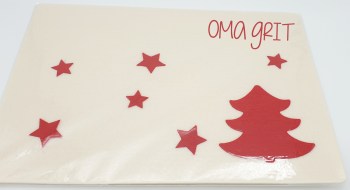 Weihnachtliches Tischset mit aufgesticktem Namen Oma Grit, roten Sternen und herausnehmbarem Tannenbaum